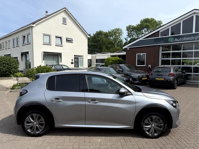 Peugeot e-208 EV Allure Pack 50 kWh 28339km, Camera, App Connect