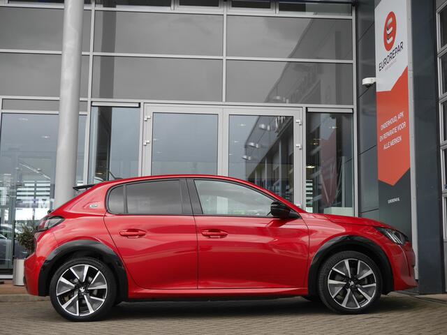 Peugeot e-208 EV GT Pack 50 kWh | 3 Fase | Stoelverwarming | Adaptive cruise control | Panoramadak | Keyless entry en start | Parkeersensoren voor en achter | Draadloze telefoonlader