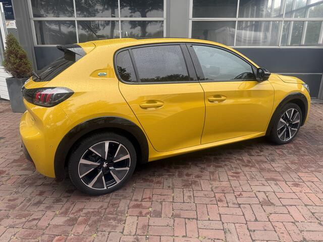 Peugeot e-208 EV GT Pack 50 kWh Bj 2021 2e eigen Dealer onderhouden !!