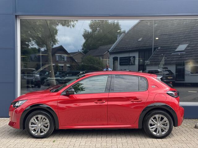 Peugeot e-208 EV Allure Pack | 1 Eigenaarsauto met slechts 13.500 KM | Navigatie | Climate Control | Keyless Start | LED Verlichting | Stoelverwarming | Cruise Control | DAB+ radio | Parkeercamera & Sensoren | Lichtmetalen Velgen 16 Inch