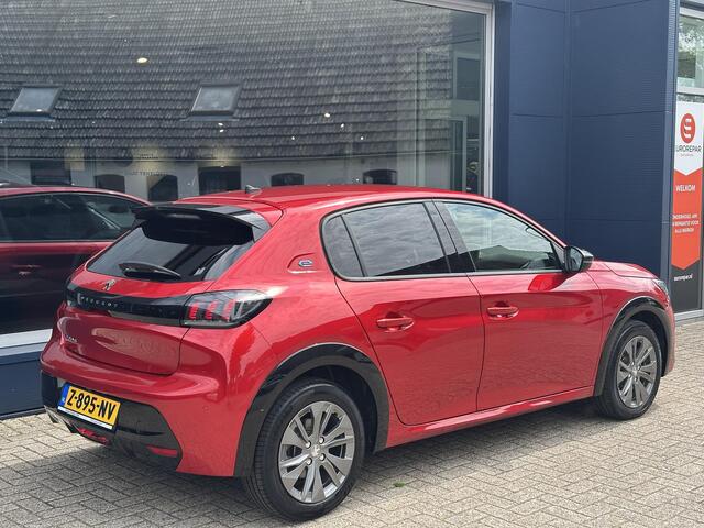 Peugeot e-208 EV Allure Pack | 1 Eigenaarsauto met slechts 13.500 KM | Navigatie | Climate Control | Keyless Start | LED Verlichting | Stoelverwarming | Cruise Control | DAB+ radio | Parkeercamera & Sensoren | Lichtmetalen Velgen 16 Inch