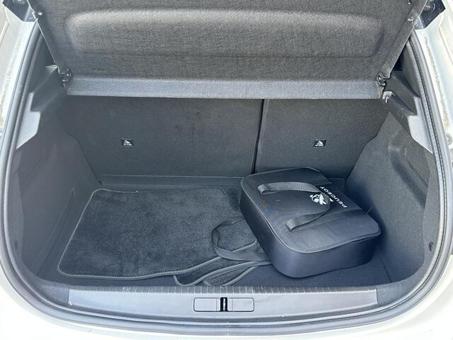 Peugeot e-208 EV GT Pack 50 kWh Élégance électrique met Franse flair!