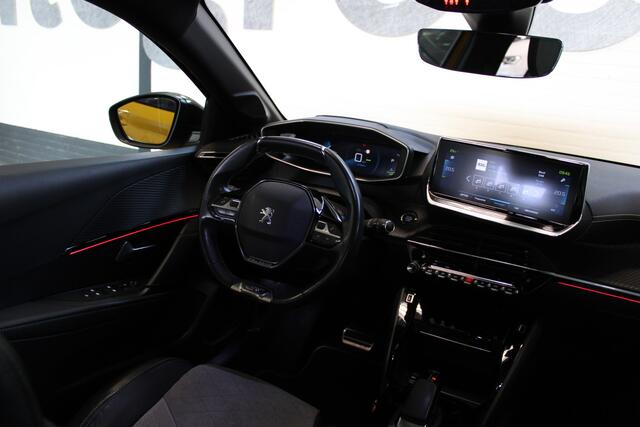 Peugeot e-208 EV GT 350 50 kWh | Incl. 12 maanden garantie | Stoelverwarming | Panoramadak | Climate control | Adaptieve cruise control | Parkeercamera | Apple carplay/Android auto |