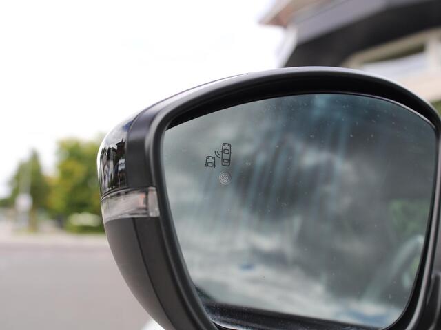 Peugeot e-208 EV GT Pack 50 kWh 136PK Navigatie, Achteruitrijcamera, Panoramadak, Stoelverwarming, Adaptieve Cruise Control