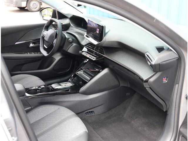 Peugeot e-208 EV Allure 136PK 51 kWh | AppleCarplay/Android Auto | 360'Camera | Parkeersensoren | FULL LED | Lederen Stuurwiel | Climate Control | Adaptive Cruise Control | 16" LMV | Isofix | Privacy Glass |