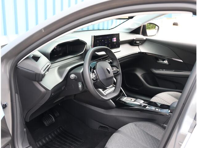 Peugeot e-208 EV Allure 136PK 51 kWh | AppleCarplay/Android Auto | 360'Camera | Parkeersensoren | FULL LED | Lederen Stuurwiel | Climate Control | Adaptive Cruise Control | 16" LMV | Isofix | Privacy Glass |