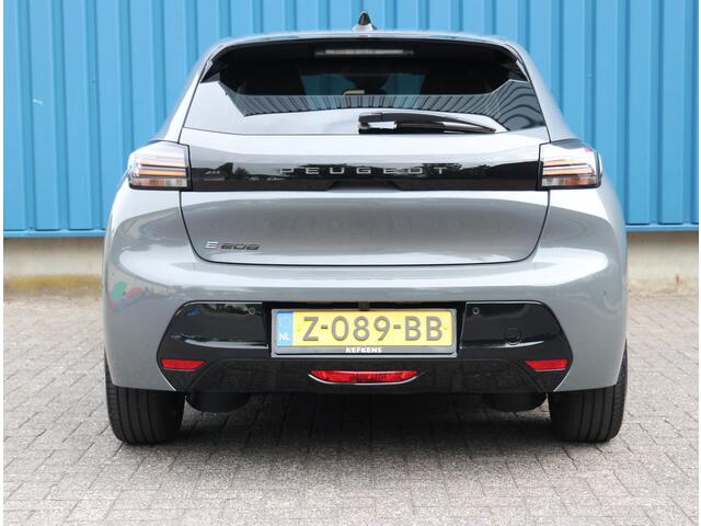 Peugeot e-208 EV Allure 136PK 51 kWh | Apple Carplay/Android Auto | 360'Camera | Parkeersensoren | FULL LED | Lederen Stuurwiel | Climate Control | Adaptive Cruise Control | 16" LMV | Isofix |
