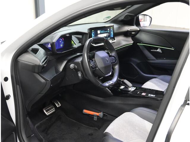 Peugeot e-208 EV GT Pack 50 kWh 136PK | AppleCarPlay/AndroidAuto | Alcantara/Leer | Adaptive Cruise Control | Climate Control | Camera | Digitale Cockpit | Navigatie | FULL LED | Privacy Glass | TwoTone | Stoelverwarming | Parkeersensoren |