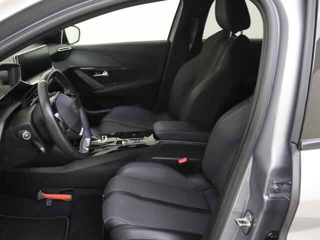 Peugeot e-208 EV 136 PK GT 350 50 kWh | Sport uitvoering | Camera | Navigatie | Parkeerhulp |