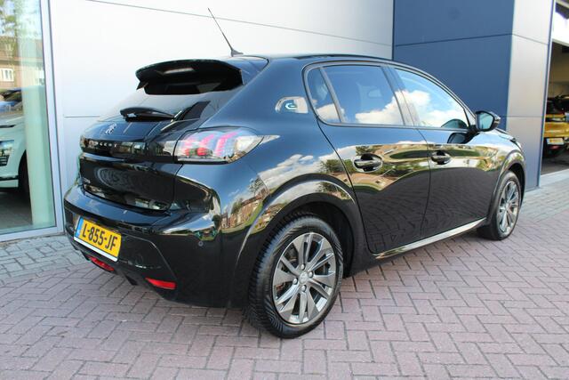 Peugeot e-208 EV Allure Pack 50 kWh Automaat Airco Carplay 1e eigenaar 26.155km Dealer onderhouden