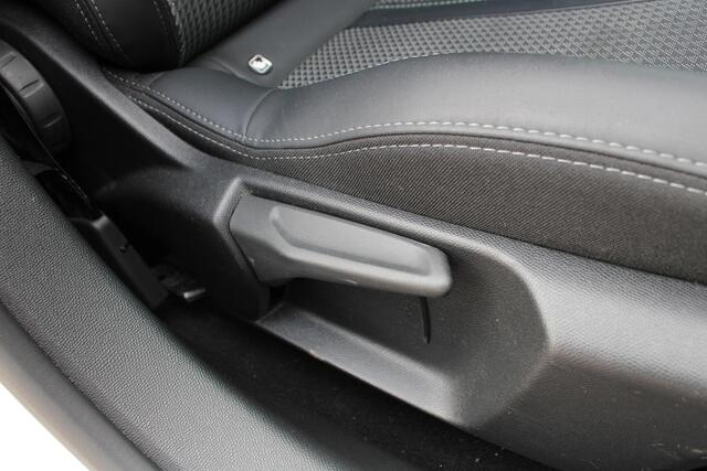 Peugeot e-208 EV GT 350 50 kWh Airco Navi Carplay Camera VOL!!!!! Dealer onderhouden