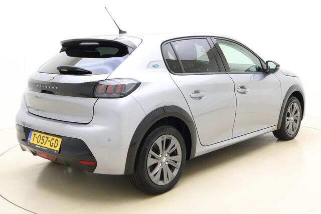 Peugeot e-208 EV Allure Pack 50 kWh 136pk | Climate Control | Cruise Control | Navigatie via Apple Carplay Android Auto | Lichtmetalen Velgen | Stoelverwarming
