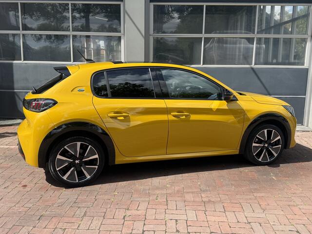 Peugeot e-208 EV GT Pack 50 kWh Bj 2021 2e eigen Dealer onderhouden !!