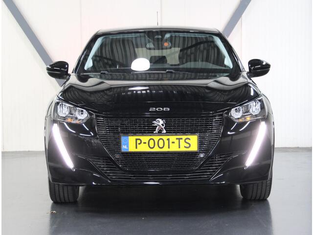 Peugeot e-208 EV Allure 50 kWh 136PK | AppleCarplay/Android Auto | Parkeersensoren | FULL LED | Navigatie | Lederen Stuurwiel | Climate Control | Cruise Control | 16" LMV | Isofix | Privacy Glass |