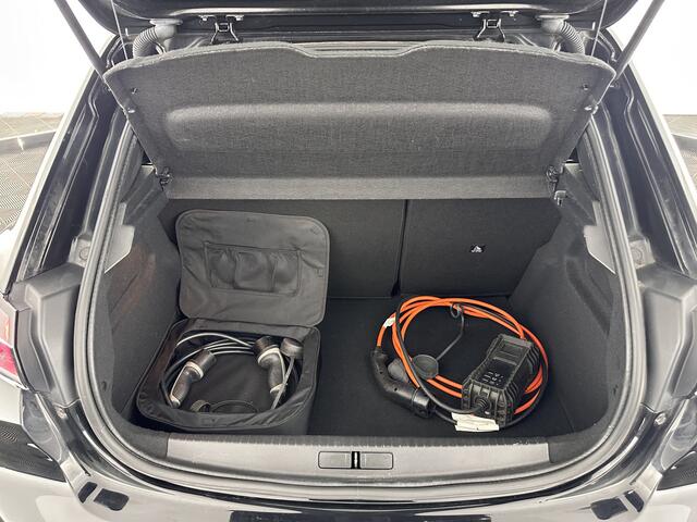 Peugeot e-208 EV Allure 50 kWh (INCL-BTW) *1/2LEATHER | DIGI-COCKPIT | APP-CONNECT | KEYLESS | CCS-FASTLOADER | CAMERA | ECC | PDC | LANE-ASSIST | CRUISE | COMFORT-SEATS | DAB | 16"ALU*