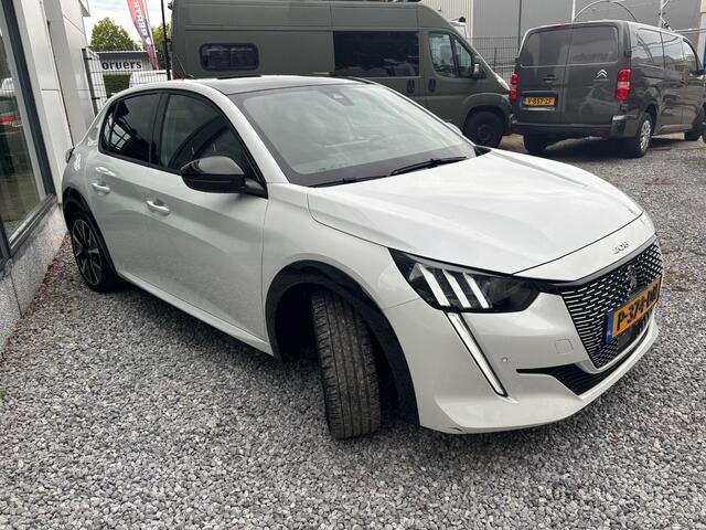 Peugeot e-208 EV GT Pack 50 kWh | Aviloo 92% | 12 maanden BOVAG garantie! |