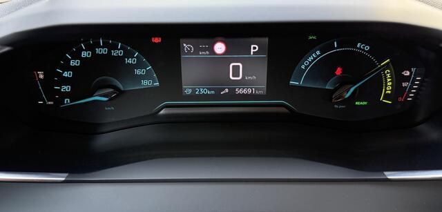Peugeot e-208 EV Active 50 kWh , 3-FASE Lader!