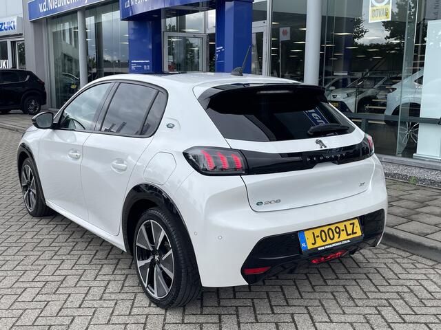 Peugeot e-208 EV GT 350 50 kWh | Stoelverwarming | Achteruitrijcamera | Apple carplay | ¤2000 inruilpremie ! Info: 0492-588974