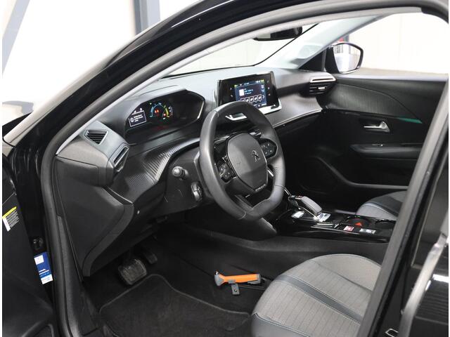 Peugeot e-208 EV Allure 50 kWh 136PK | AppleCarplay/Android Auto | Armsteun | Navigatie | Parkeersensoren | FULL LED | Stoelverwarming | Climate Control | Cruise Control | LMV | Isofix | Privacy Glass |