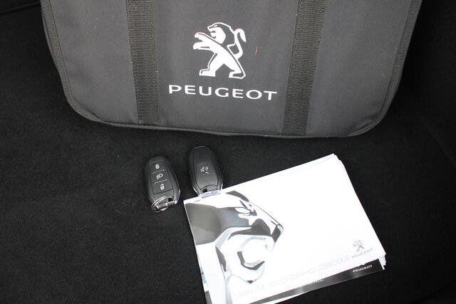 Peugeot e-208 EV GT Pack 50 kWh | Panoramadak | Camera | Keyless | AppleCarplay | Verw. Voorstoelen