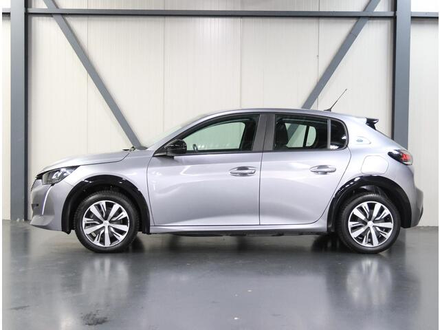 Peugeot e-208 Active 50kWh 136PK | 1ste eigenaar | 3 FASE | AUTOMAAT | AppleCarPlay/AndroidAuto | Armsteun | Parkeersensoren | Keyless | Navigatie | Climate Control | Cruise Control | Isofix |