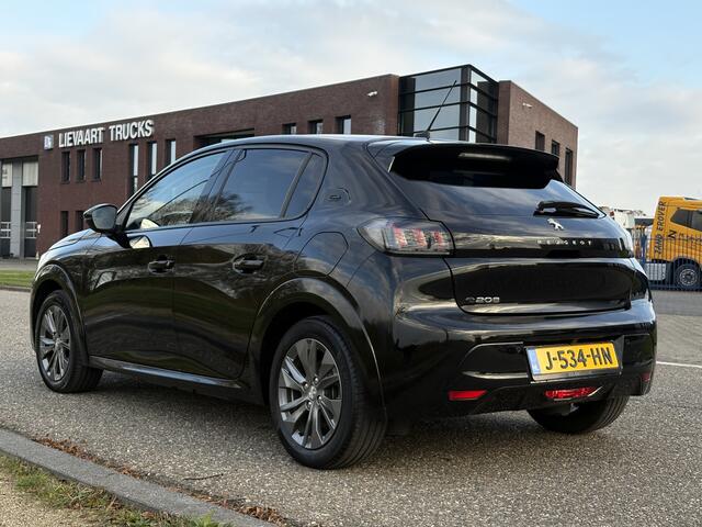Peugeot e-208 EV Allure 50 kWh SOH | Camera | Clima | Orig.nl | Voorruit verw. | New service