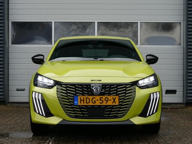 Peugeot e-208 EV GT 51kWh | 423KM WLTP | 17% Bijtelling | AUTOMAAT | Stoelverwarming Met Massage Functie | Adaptive Cruise Control | Parkeer Camera Voor & Achter | Alcantara Bekleding | 17 Inch Lichtmetalen Velgen |