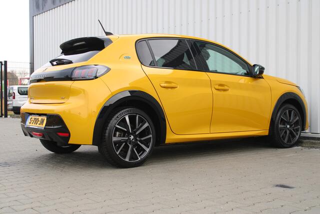 Peugeot e-208 EV GT 350 50 kWh | Incl. 12 maanden garantie | Dealer onderhouden | Cruise control | Climate control | Stoelverwarming | Apple carplay | Navigatie | Panoramadak | DAB radio |
