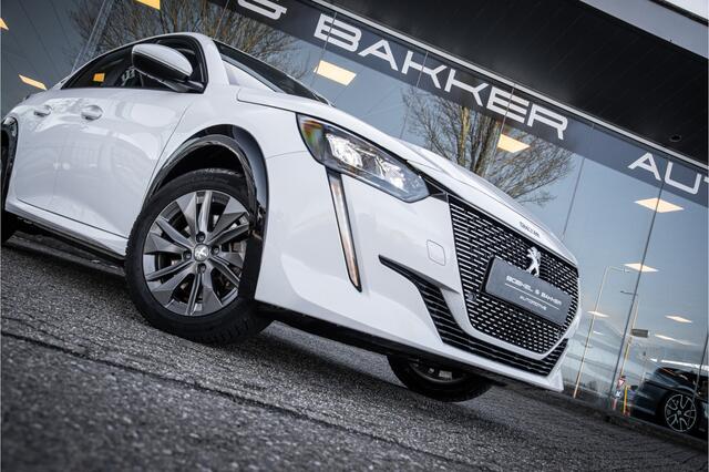 Peugeot e-208 EV Allure 50 kWh ** Camera ** Stoelverwarming ** Rijbereik tot 340km (WLTP)