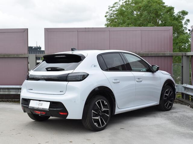Peugeot e-208 EV GT Avantage 51 kWh NAVI + CARPLAY | ACHTERUITRIJCAMERA MET SENSOREN | E.C.C. | UIT VOORRAAD LEVERBAAR