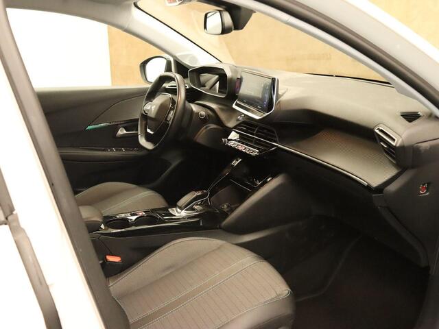 Peugeot e-208 EV Allure 50 kWh - SOH 93%! - ORIGINEEL NEDERLANDSE AUTO - APPLE CARPLAY/ANDROID AUTO - CRUISE CONTROL - BLUETOOTH TELEFOONVOORBEREIDING - KEYLESS ENTRY/START - HALF LEDEREN BEKLEDING - STOELVERWARMING