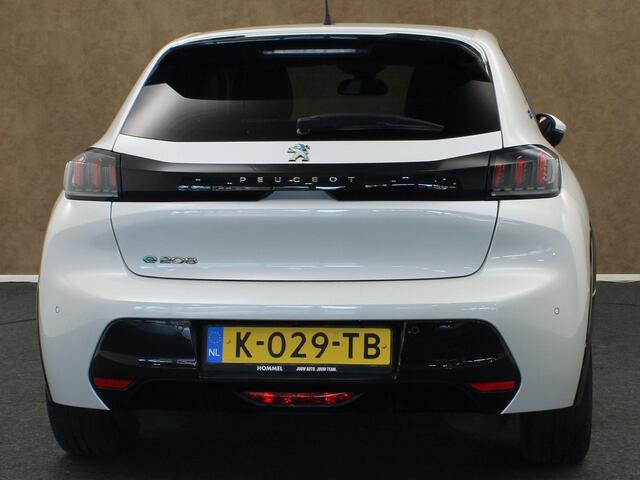 Peugeot e-208 EV Allure 50 kWh - SOH 93%! - ORIGINEEL NEDERLANDSE AUTO - APPLE CARPLAY/ANDROID AUTO - CRUISE CONTROL - BLUETOOTH TELEFOONVOORBEREIDING - KEYLESS ENTRY/START - HALF LEDEREN BEKLEDING - STOELVERWARMING