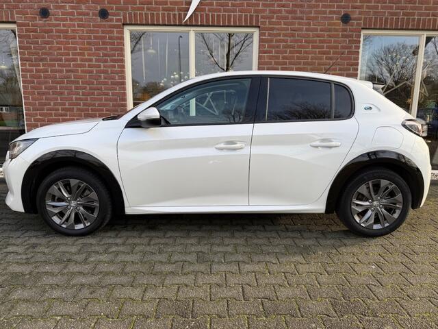 Peugeot e-208 EV Allure 50 kWh CAMERA / KEYLESS / V+A PDC / LMV / PARELMOER WI
