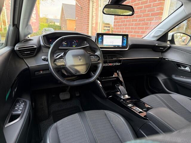 Peugeot e-208 EV Allure 50 kWh CAMERA / KEYLESS / V+A PDC / LMV / PARELMOER WI