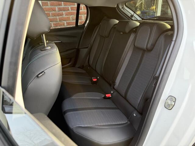 Peugeot e-208 EV Allure 50 kWh CAMERA / KEYLESS / V+A PDC / LMV / PARELMOER WI