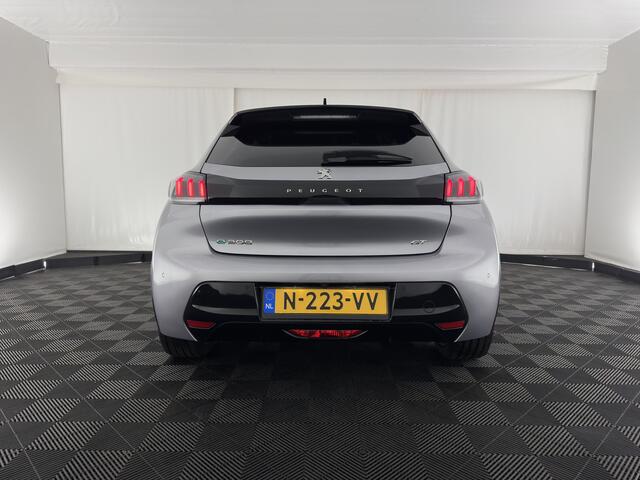 Peugeot e-208 EV GT Pack 50 kWh [ 3-Fase ] (INCL-BTW) (INCL-BTW) *FULL-LED | DIGI-COCKPIT | BLINDSPOT | CAMERA | LEATHER-ALCANTARA | AMBIENT-LIGHT | NAVI-FULLMAP | LANE-ASSIST | KEYLESS | DAB | CCS-FASTLOADER | HEATED-SPORTSEATS | 17'