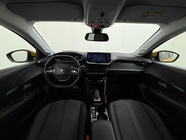 Peugeot e-208 EV 50kWh Navi 360°Camera Apple Carplay Android 1/2 Leer Ecc Cruise Control Allure SOH 90% Lmv 16" Led lane Assist DAB Bluetooth Regen-Lichtsensor Isofix Keyless 1e Eigenaar Origineel Nederlandse Auto