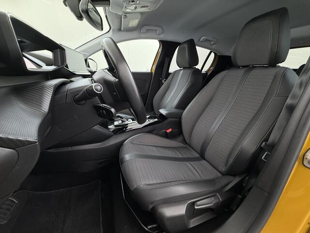 Peugeot e-208 EV 50kWh Navi 360°Camera Apple Carplay Android 1/2 Leer Ecc Cruise Control Allure SOH 90% Lmv 16" Led lane Assist DAB Bluetooth Regen-Lichtsensor Isofix Keyless 1e Eigenaar Origineel Nederlandse Auto