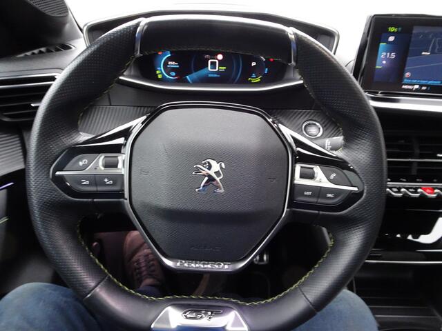 Peugeot e-208 EV GT 350 50 kWh Automatische airco, panorama dak, navigatie, stoelverwarming, parkeersensoren, achteruitrijcamera, licht metalen velgen, GT 350, enz...GEEN IMPORT.
