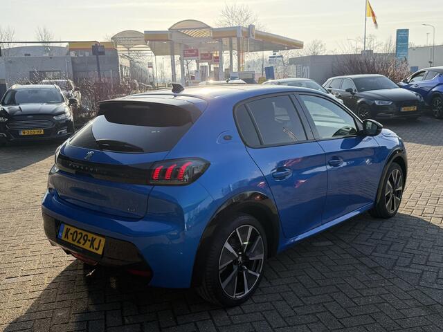 Peugeot e-208 EV GT 350 50 kWh SOH 95% | MULTIMEDIA | NAVIGATIE | AIRCO/ECC | APPLE CARPLAY/ANDROID AUTO | CRUISECONTROL | CAMERA | SPORT STOELEN | PARKEERSENSOREN |