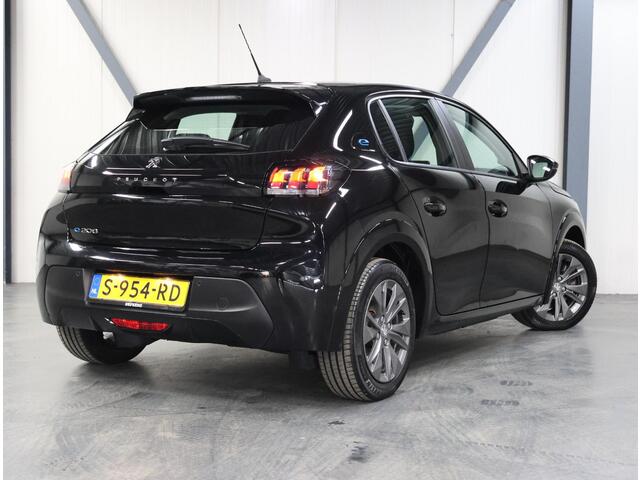 Peugeot e-208 Active Pack 50kWh 136PK | 1ste eigenaar | ACCU 96% | 3 FASE | AppleCarplay/AndroidAuto | Navigatie | 16"LMV | Keyless | Parkeersensoren | Climate Control | Cruise Control | AUTOMAAT | Isofix |