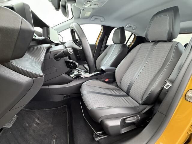 Peugeot e-208 EV Allure Première 50kWh SOH 89% Navi Ecc Stoelverwarming 360°Camera Apple Carplay Android Auto Cruise Control Pdc Led Lmv 16" Privacy Glas DAB+ Keyless Rijstrooksensor 1e Eigenaar Origineel Nederlandse Auto Dealeronderhouden