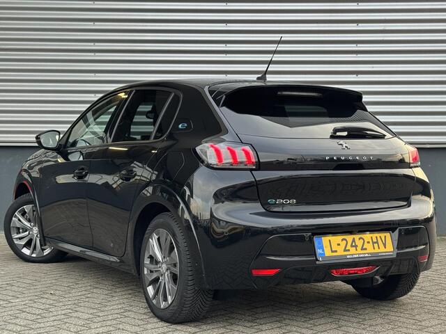 Peugeot e-208 Blue Lease Allure Pack 50kWh EV 136pk | NAVI | CAMERA | PDC V+A | ALL-SEASON BANDEN | LED KOPLAMPEN | DAB+ | CLIMA | CRUISE CONTROL