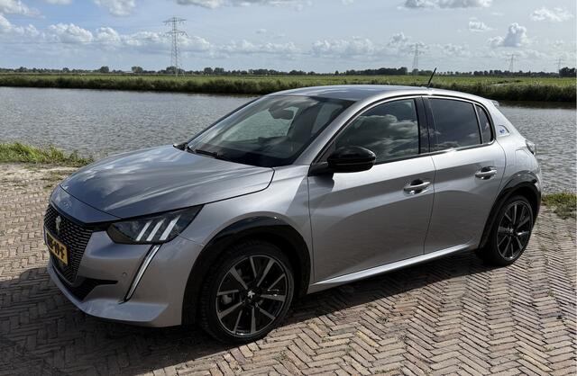 Peugeot e-208 EV GT 350 50 kWh Meest complete GT uitvoering - Als nieuw