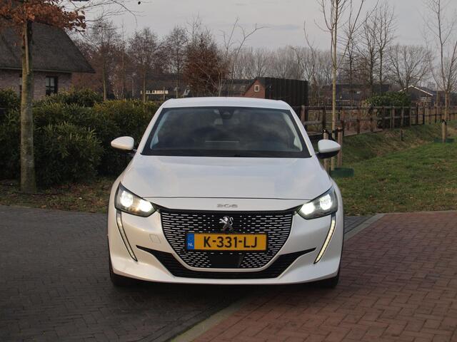 Peugeot e-208 EV Blue Lease Allure 50 kWh | SOH 90% | Camera | Cruise Control | Apple Carplay | NL-Auto |