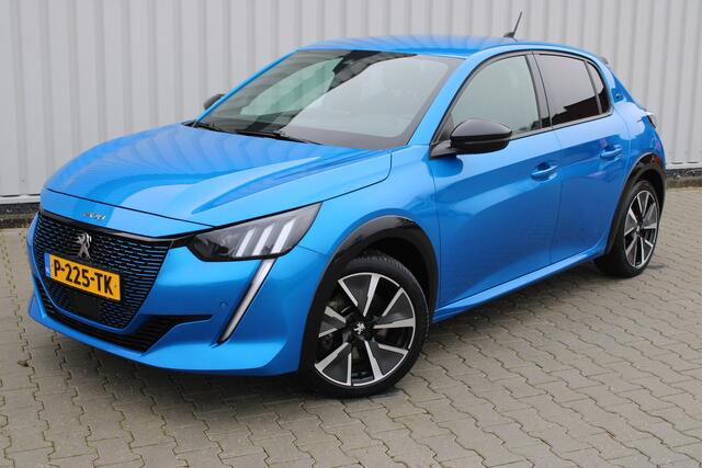 Peugeot e-208 EV GT 350 50 kWh | Incl. 12 maanden garantie | SOH 99% | Cruise control | Parkeercamera | Stoelverwarming | DAB radio | Apple carplay/Android auto |