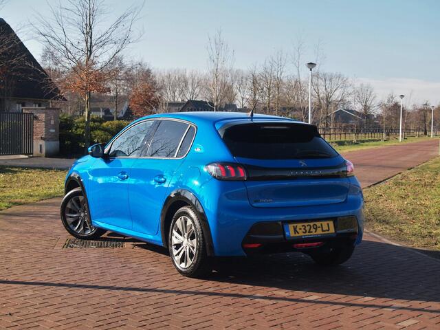 Peugeot e-208 EV Blue Lease Allure 50 kWh | SOH 90% | Camera | Apple Carplay | Cruise Control | NL-Auto |