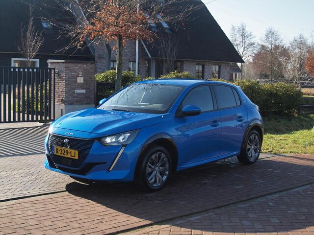 Peugeot e-208 EV Blue Lease Allure 50 kWh | SOH 90% | Camera | Apple Carplay | Cruise Control | NL-Auto |
