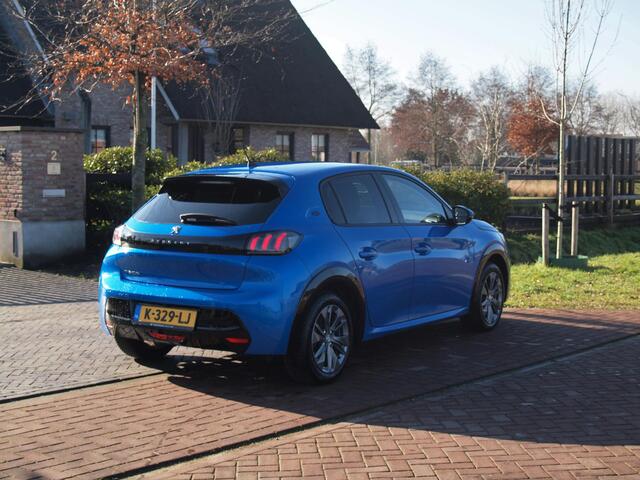 Peugeot e-208 EV Blue Lease Allure 50 kWh | SOH 90% | Camera | Apple Carplay | Cruise Control | NL-Auto |