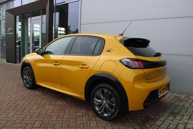 Peugeot e-208 EV Allure Pack 50 kWh Airco Adapt.Cruise Navi Camera Carplay Dealer onderhouden